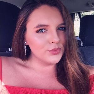 Meet your Posher, Leanne